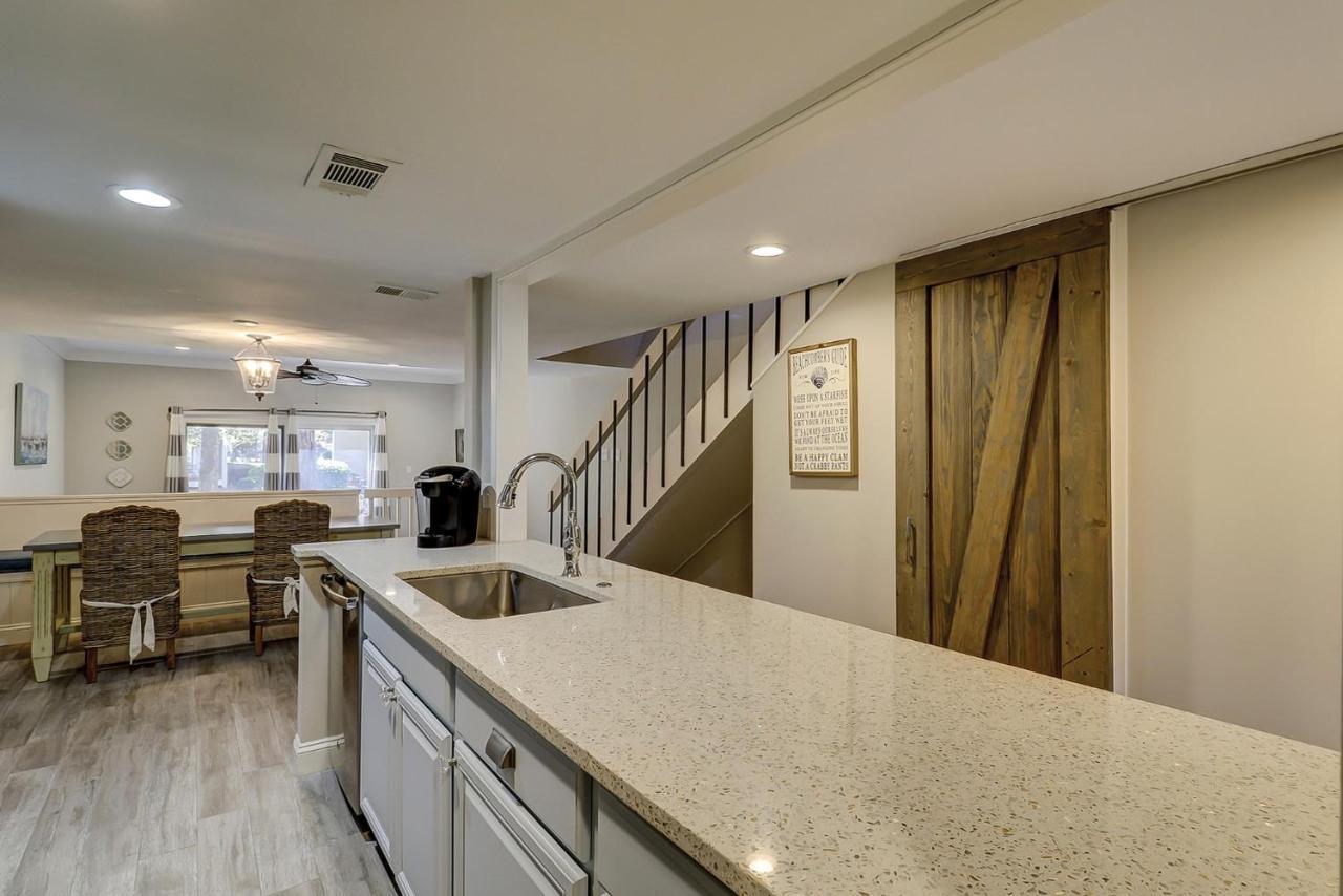 Luxury Updated New Kitchen New Floors, New Tvs, Bikes & Beach Gear Included ヒルトンヘッドアイランド エクステリア 写真